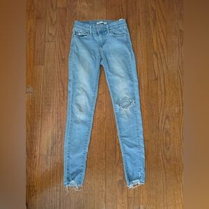 Women 710 Levi’s Skinny Jeans - Size 24 (0)